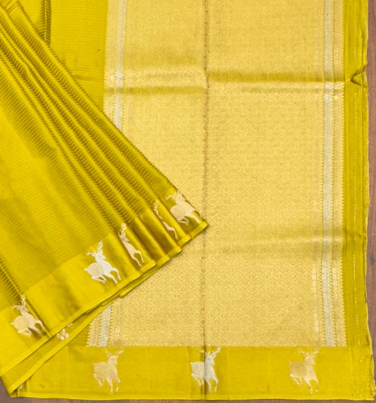 Crape Silk Banarasi - Image 3